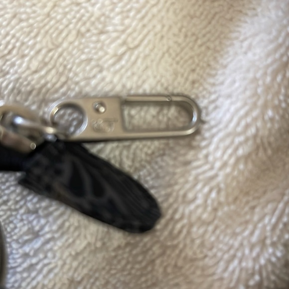 Baggallini Securtex Anti theft Memento crossbody bag - Picture 7 of 12